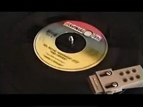 İbrahim Tatlıses - Mutlu Ol Yeter (Uzakmavi)