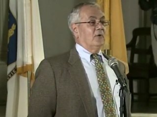 Wall Street overhaul lawmaker Frank to retire