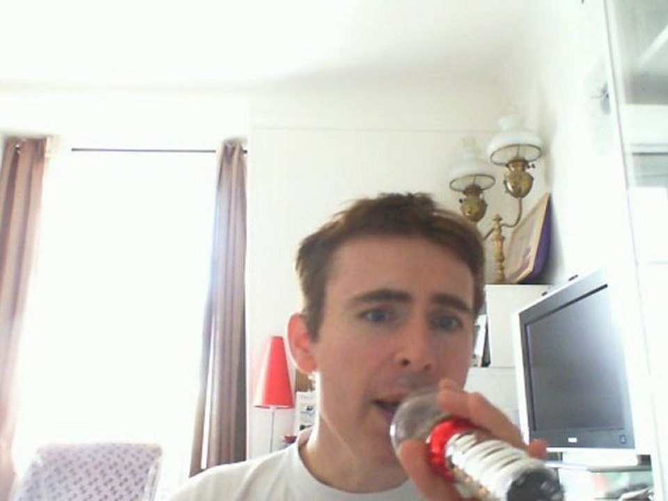 Wiwi égratigne "busy" d'Olly Murs