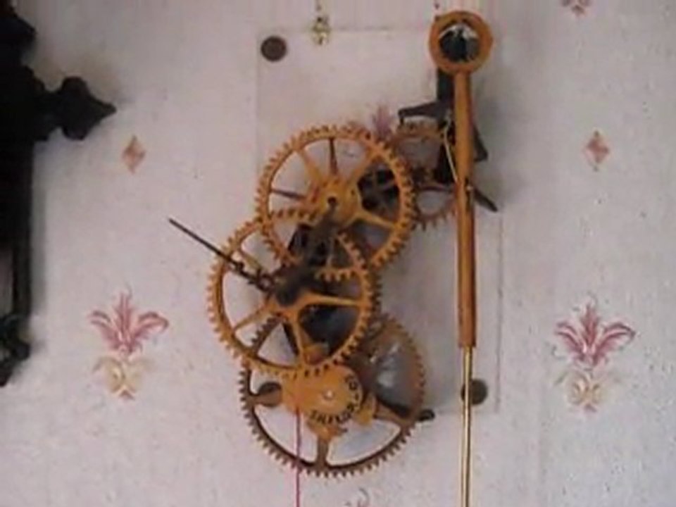 HORLOGE TOUT EN BOIS
