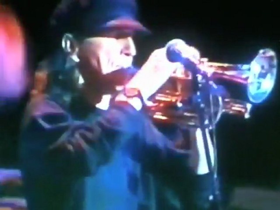 Kylie Minogue dance to the music 1990 live in sydney