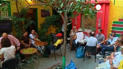 Grecia in attesa di aiuto fa i conti con povertà e...