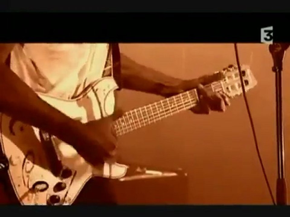 KEZIAH JONES - RYTHM IS LOVE - FEMILIARISE - LIVE TRANSMUSICALES RENNES, FRANCE