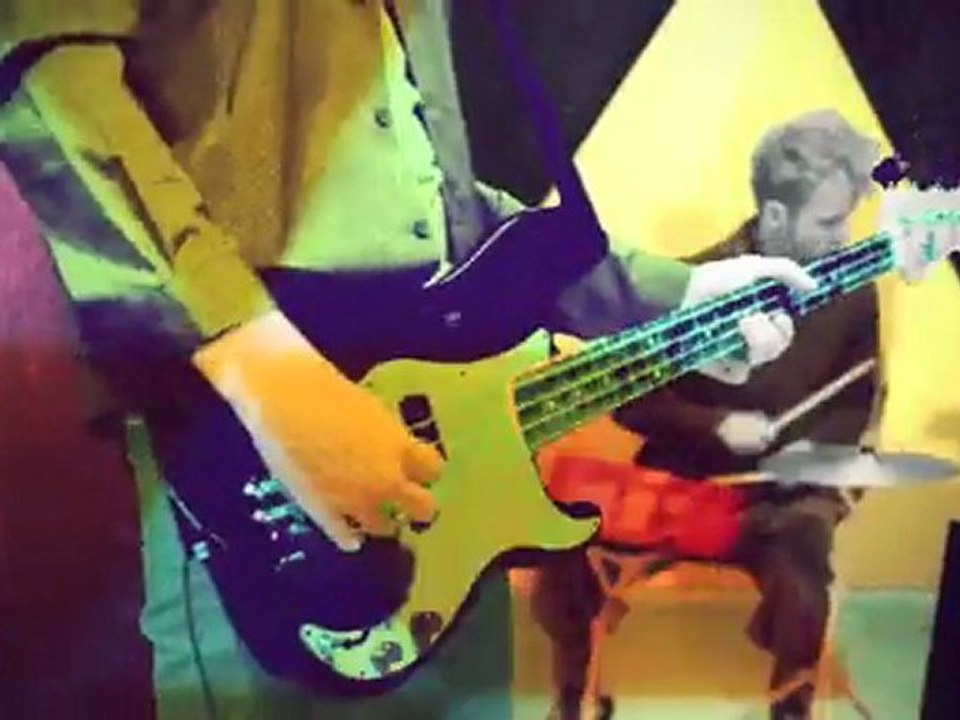 The Amplifetes - Somebody New (Official Video)