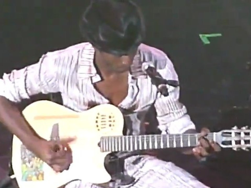 KEZIAH JONES - CURIOUS KINDA SUBCONSCIOUS - LIVE AT GRAND REX PARIS, FRANCE