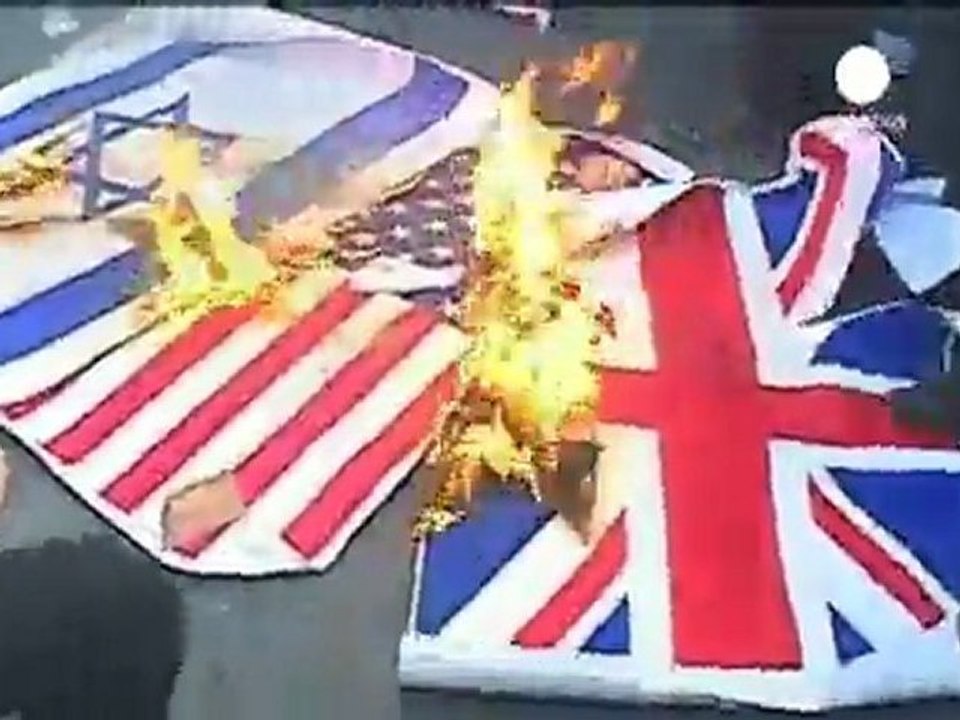 Protesters storm British embassy in Tehran