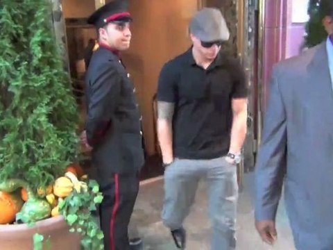 J. Lo and Casper Smart Cuddle Up in Hawaii