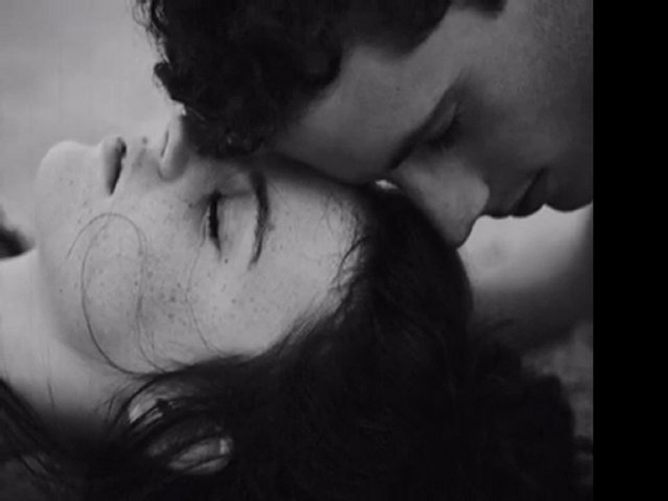 Bir Çocuk Sevdim - Aylin Aslım