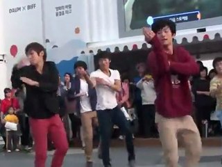 Battle de taekwondo en Corée sur fond de techno