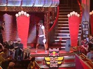 Dünya breakdance’çıları Moskova’da hünerlerini sergiledi