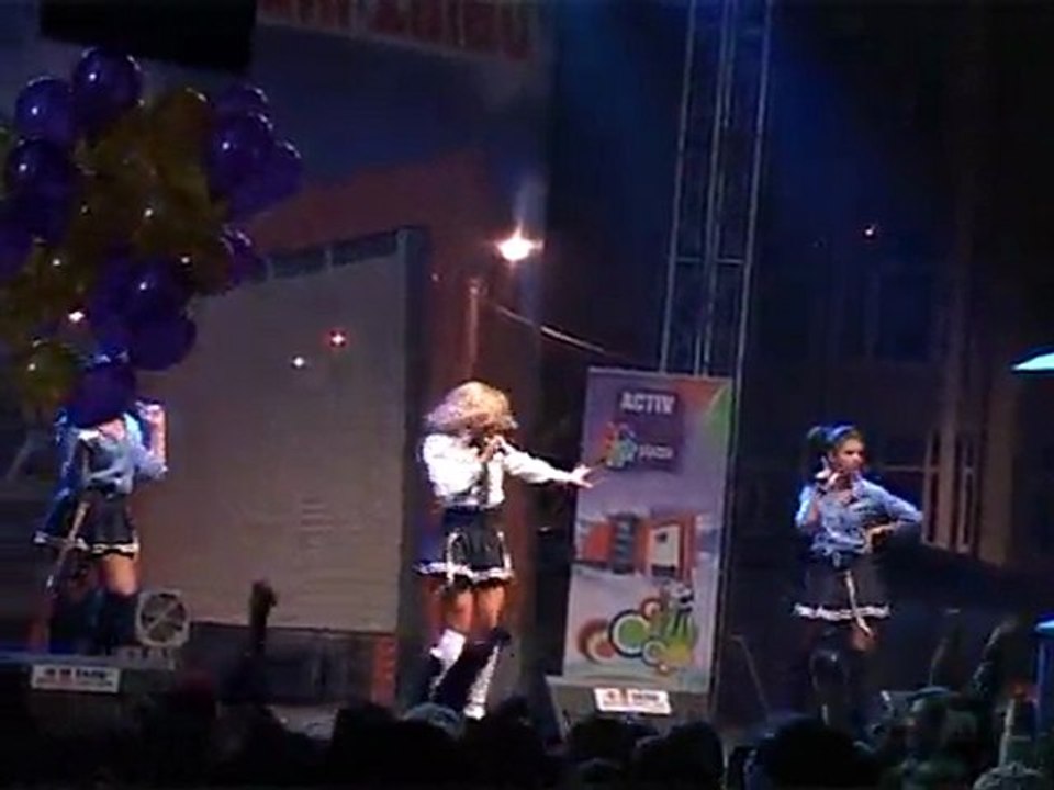Andreea Banica & Lora la Activ Plazza 2