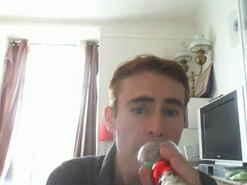 Wiwi égratigne "les ombres" de Jean Guidoni