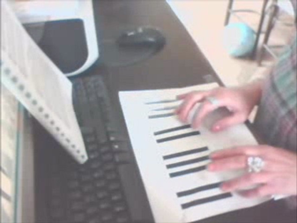 Méthode Colin. Tests.mes tous débuts sur mon piano en papier  juin 2011