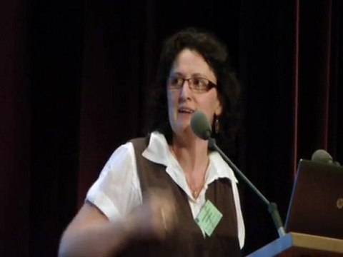 Francine Clouet, animatrice à la Résidence des Grands Jardins à Montauban de Bretagne : De la blouse à la tenue civile : retour d’expérience et réactions des résidents, des familles, des personnels