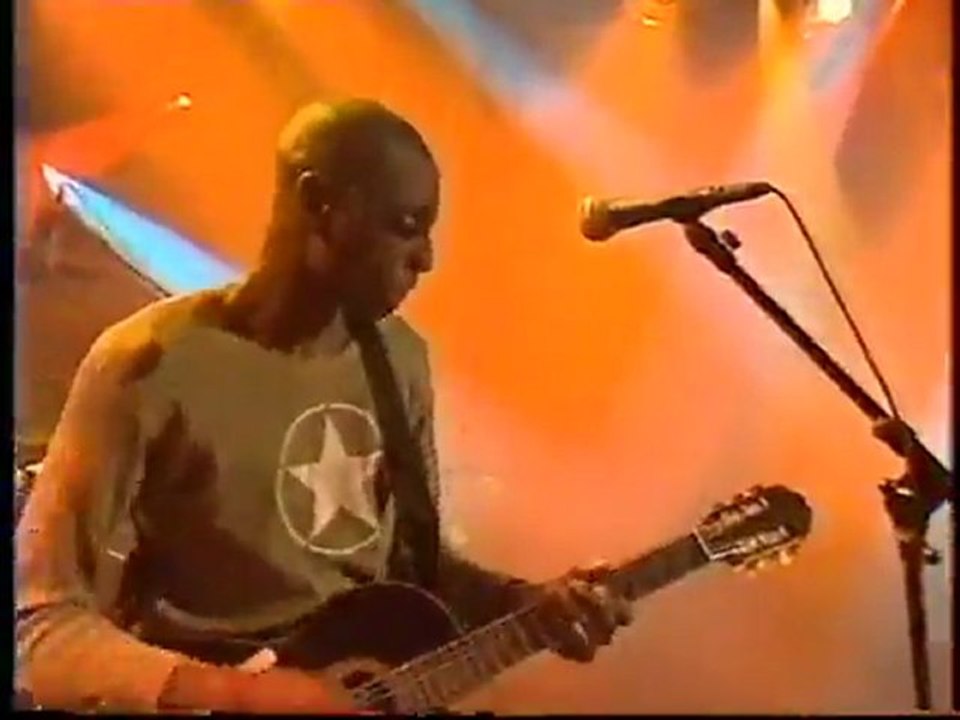 KEZIAH JONES - MILLION MILES FROM HOME