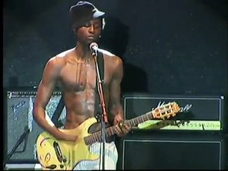 KEZIAH JONES - INVISIBLE LADDER - 23/08/2003