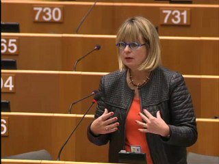 Catherine Grèze : budget de l'aide au développement