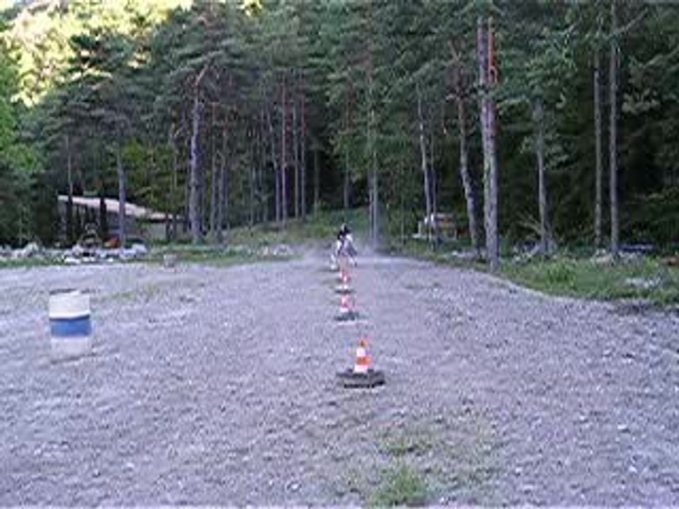 Pole bending Julie-Zarc