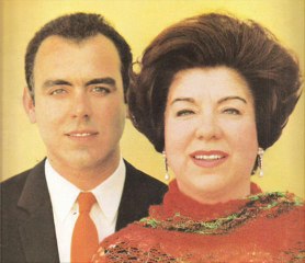 LUCÍLIA DO CARMO CANTA O FADO «NÃO VOLTES»