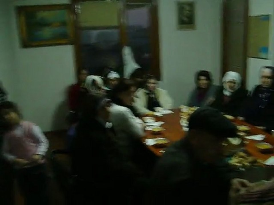 KARAYAPRAK KÖYÜ DERNEK MERKEZİNDE VERİLEN İFTAR YEMEĞİ