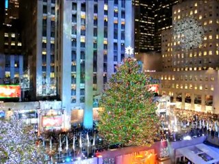 Rockefeller Center turns on Christmas lights