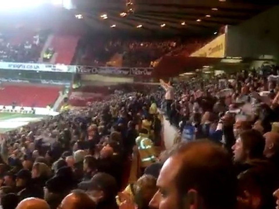 Τιμή στον Γκάρι Σπιντ από τους οπαδούς της Λιντς