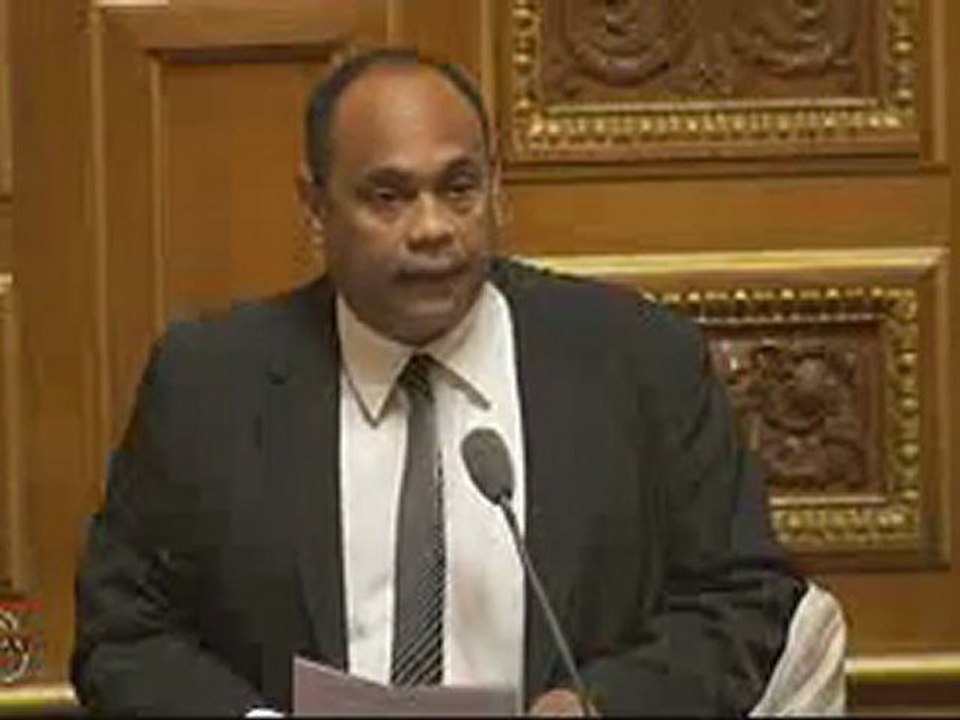 La question d'actualité de Jean-Étienne Antoinette sur la criminalité en Guyane ( 1dec 2011)