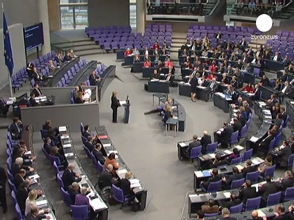 Merkel: "non esistono soluzioni rapide per la crisi"