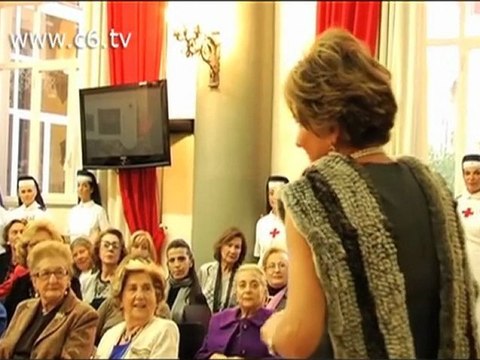 Sfilata di moda nella sede della Croce Rossa