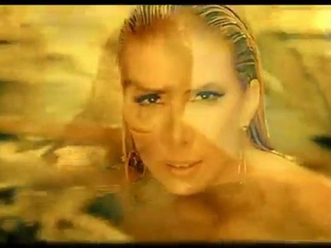 Tuğba Özerk - Aklımda Sen Varsın