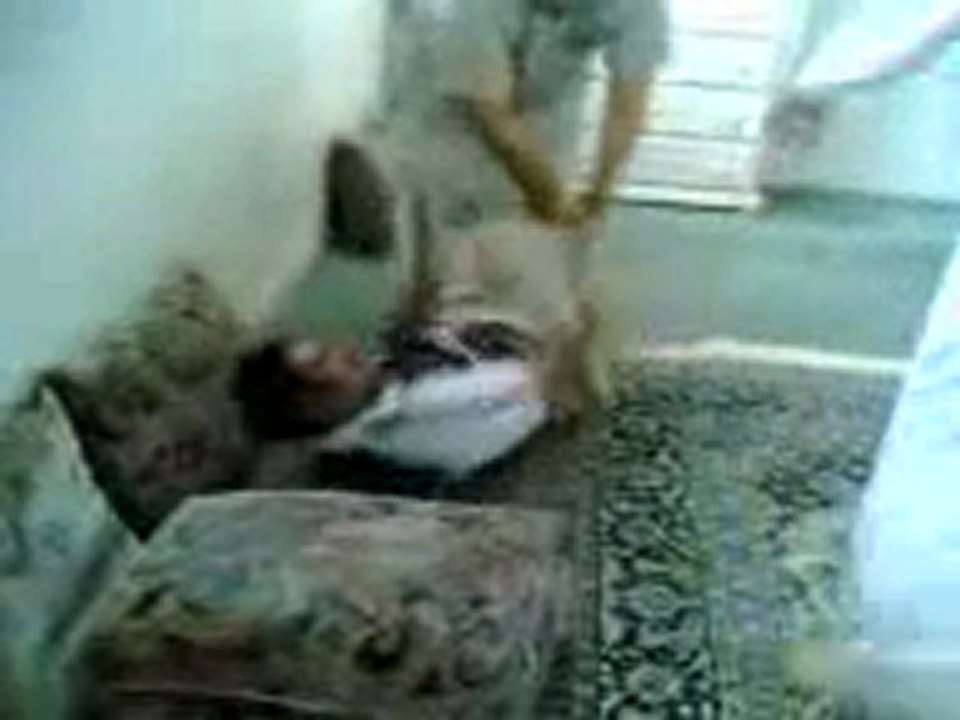 ஒரு வேலைகாரனுக்கு கொடுக்கும் தண்டனை -punishment for sleeping with house made.3gp