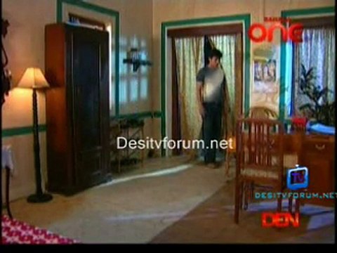 Woh Rehne Wali Mehlon Ki - 2nd December 2011 Video Watch part1