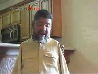 Kolları yok ama gitar çalıyor.