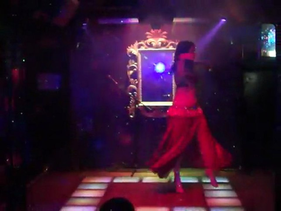 danseuse orientale danse orientale danse floor soiree entreprise soiree CE au Libertalia