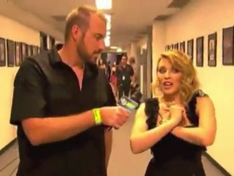 Kylie Minogue Aria Awards 2011 Backstage interview