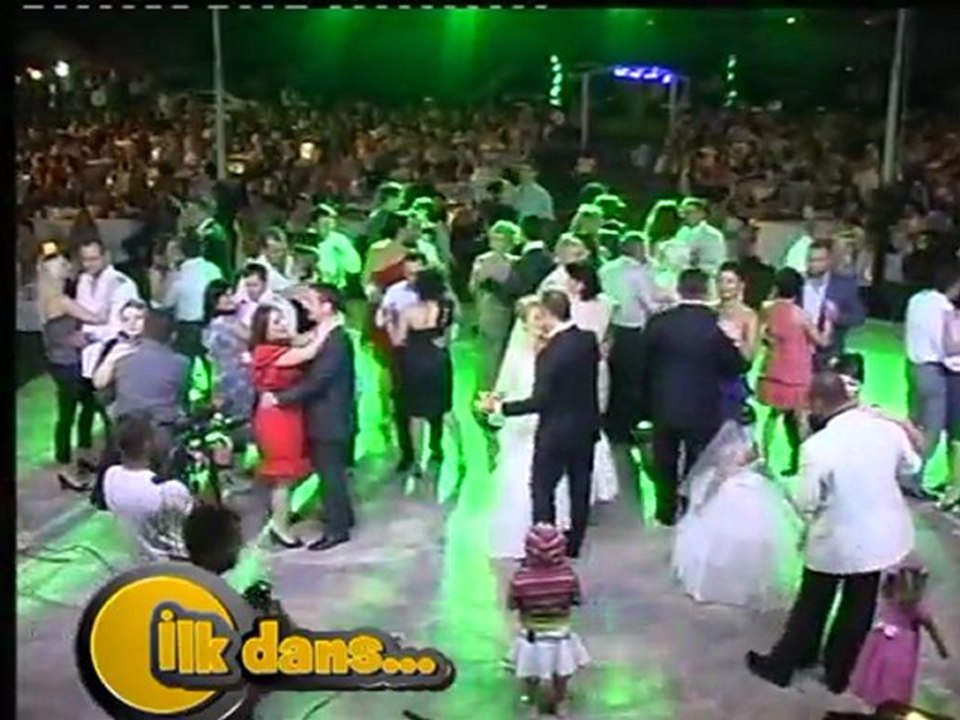 menekşe kır bahçesi "İlk dans"