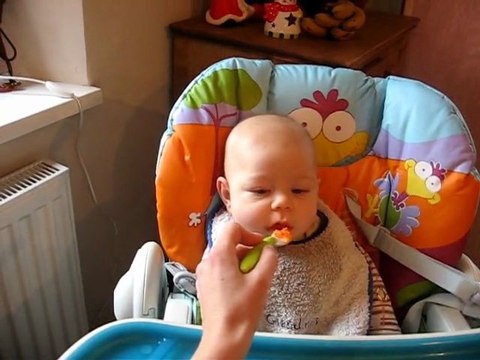 Premières cuillères de Carottes pour Valentin