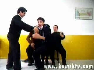 Acemi Sihirbaz (Komik)