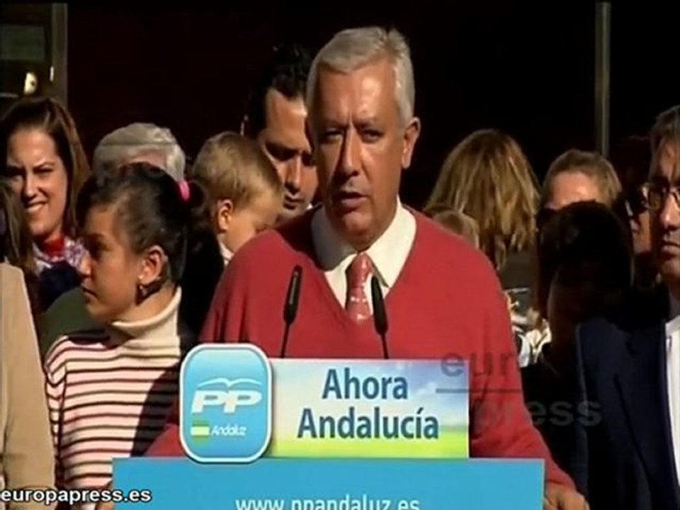 Arenas exige a Griñán que "reciba a los alcaldes"