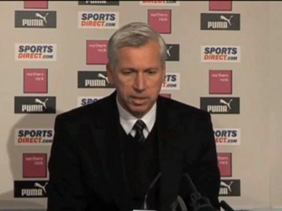 Pardew vom Schiedsrichter enttäuscht