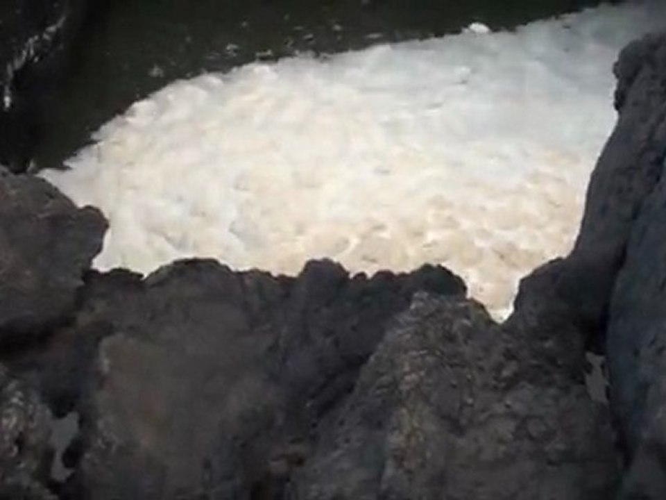 Hook head blow hole