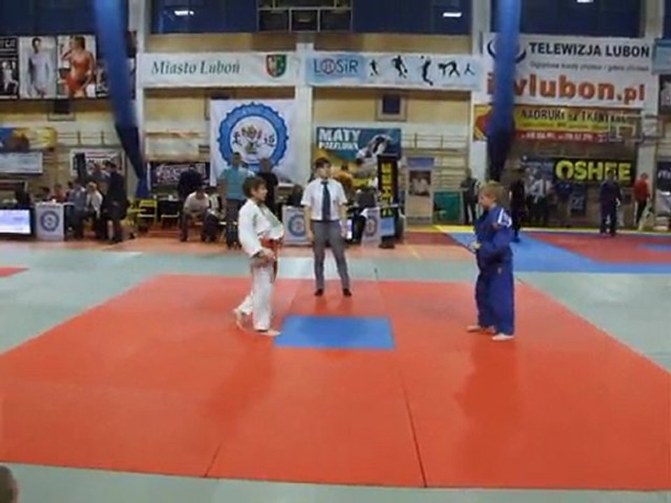 JUDO PIŁA   Dominik Skowyra  vs .Sz.Kondracki Ippon Kożuchów zawody judo Luboń 2011 półfinał U13 33kg,karate Piła,aikido Piła,mma Piła