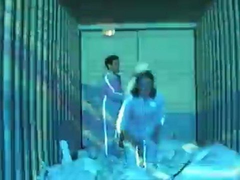 Arts de la rue - Ktha Cie - Est ce que le monde sait qu'il me parle?