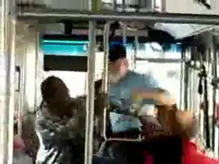 0425 - Papy massacre son agresseur