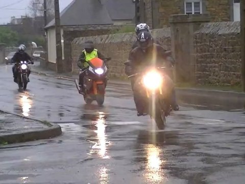 téléthon moto en full hd 4 décembre 2011 du club mct 22 de trédarzec a penvenan