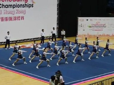 L'incroyable show 2011 des pom-pom girls Japonaises