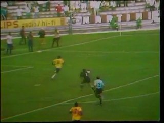 Pele invente sa feinte contre l'Uruguay