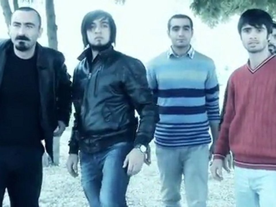 Başı Boşlar 01
