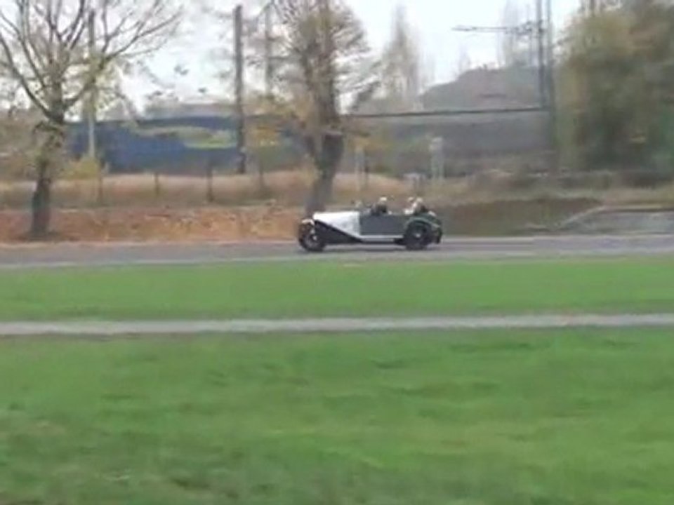 Tours de piste pour la Bugatti restaurée!