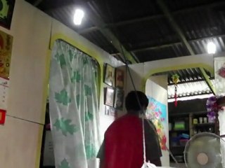 Philippines: la bouteille solaire, source de lumière et d'espoir